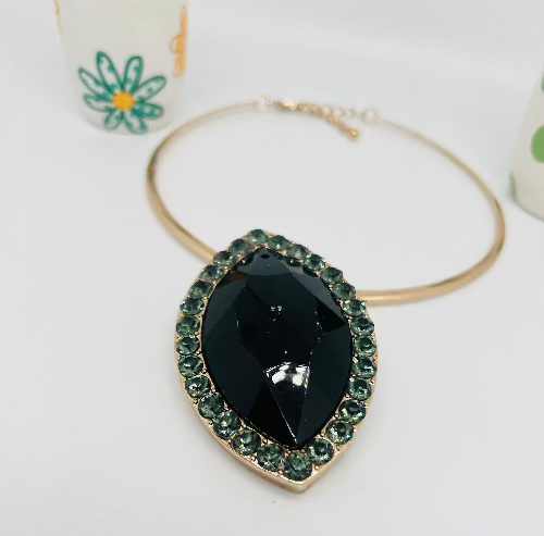 Oversized Border Rhinestone Choker