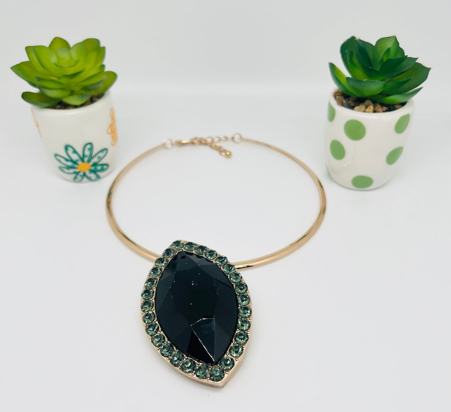Oversized Border Rhinestone Choker