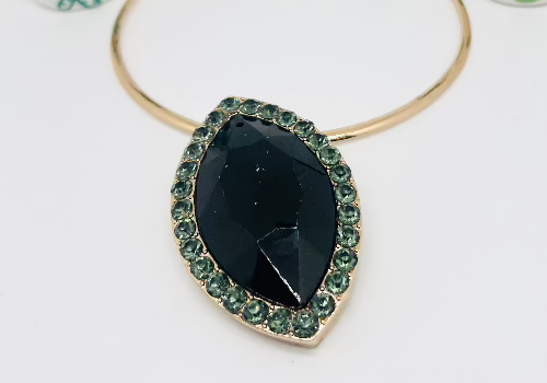 Oversized Border Rhinestone Choker
