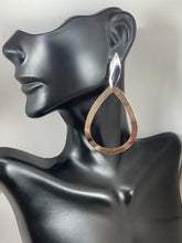 Load image into Gallery viewer, Teardrop Metal Earrings