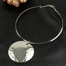 Load image into Gallery viewer, Maxi Circle Choker Necklace