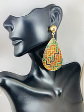 Load image into Gallery viewer, Metallic Teardrop Earrings