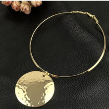 Load image into Gallery viewer, Maxi Circle Choker Necklace