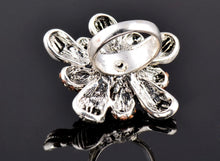 Load image into Gallery viewer, Silver Flower Ring