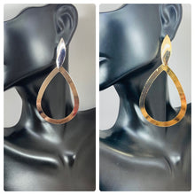 Load image into Gallery viewer, Teardrop Metal Earrings