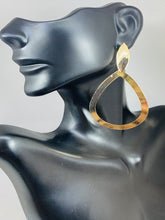 Load image into Gallery viewer, Teardrop Metal Earrings