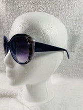 Load image into Gallery viewer, Black Clear Oval Sunglasses