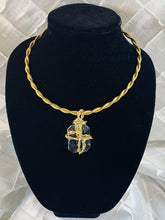 Load image into Gallery viewer, Gold Twist Choker