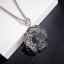 Load image into Gallery viewer, Silver Flower Necklace