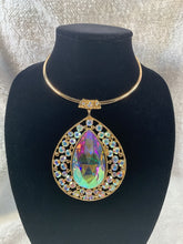 Load image into Gallery viewer, Oval Wire Rhinestone Choker Necklace