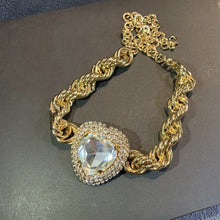 Load image into Gallery viewer, Gold Heart Choker