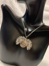 Load image into Gallery viewer, Sunflower Locket Necklace